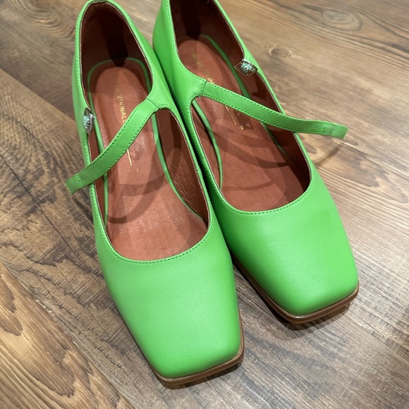 Intentionally Blank (from Anthropologie) bright green shoes size 8 New in box - Picture 9 of 10